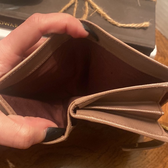 💯 AUTH. Prada beige small zippy wallet - Picture 9 of 14